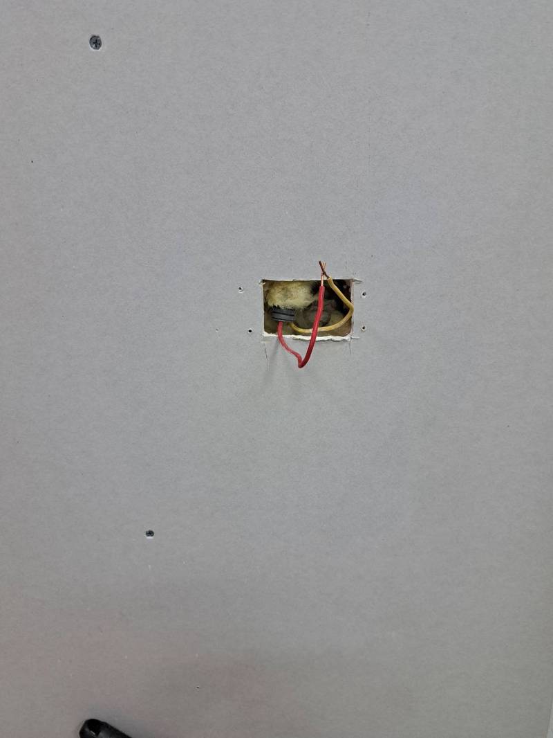 中和換電源插座開關